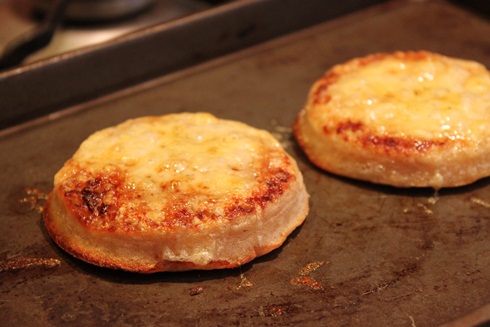 marmite_grilled_cheese_crumpets.jpg